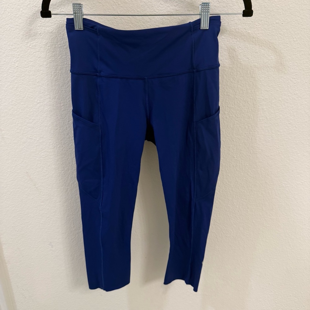 Lululemon Athletica Royal Blue Cropped Leggings - Size 6